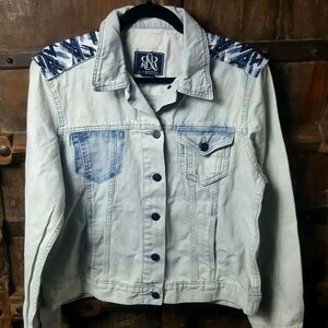 Rock & Republic Light Wash Denim Jacket with Navy Accents